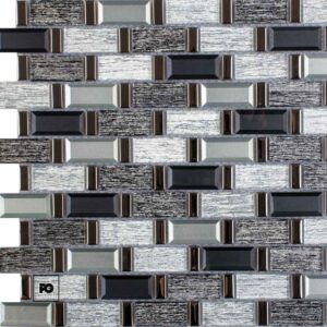 Decorative wall made of rectangular metal tiles in silver